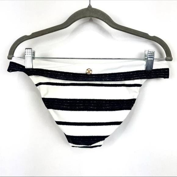 ViX
Bia Black and White Stripe Bikini Bottom Size Medium - Picture 7 of 11